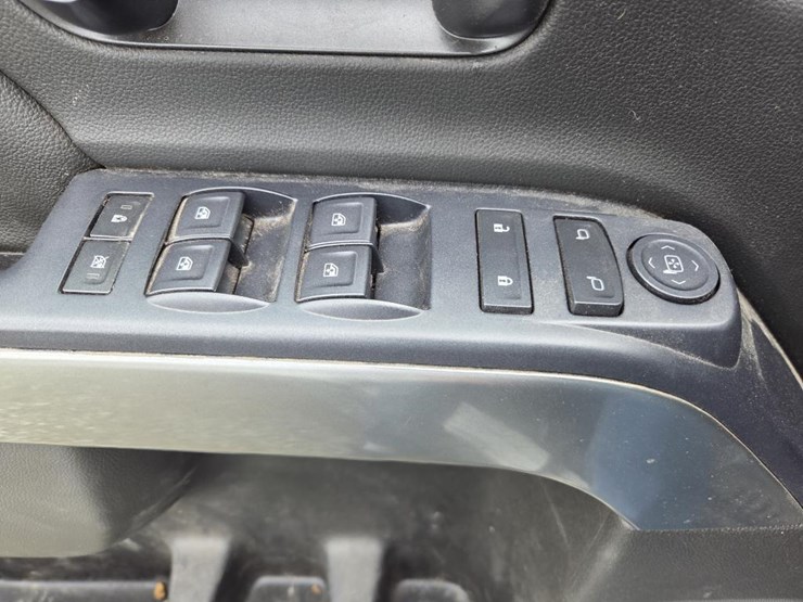 2018-chevrolet-2500-image-50