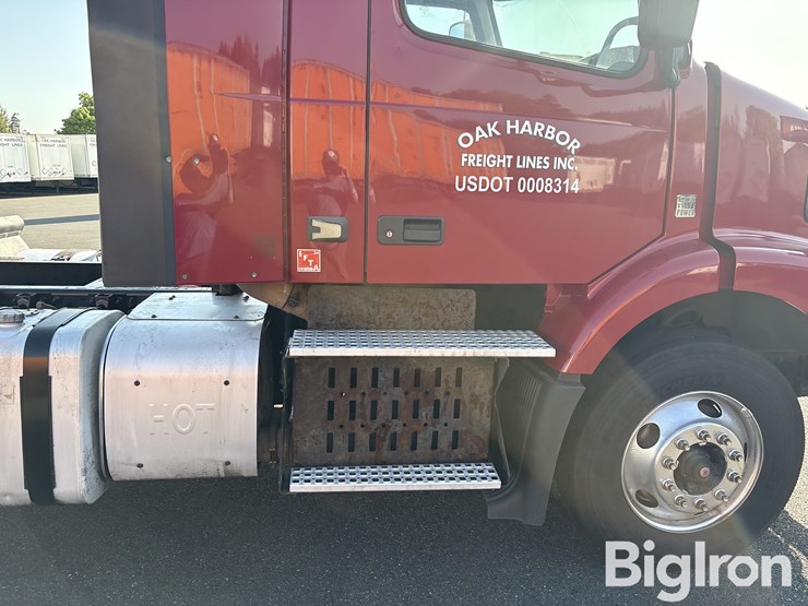 2016-volvo-vnm42t-truck-tractor-image-15