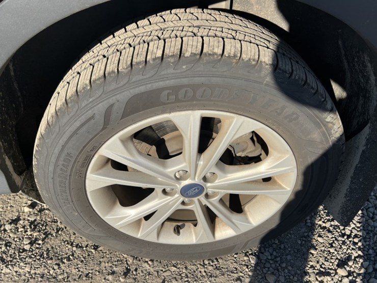 2017-ford-escape-image-17