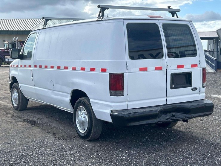 2008-ford-e150-image-4