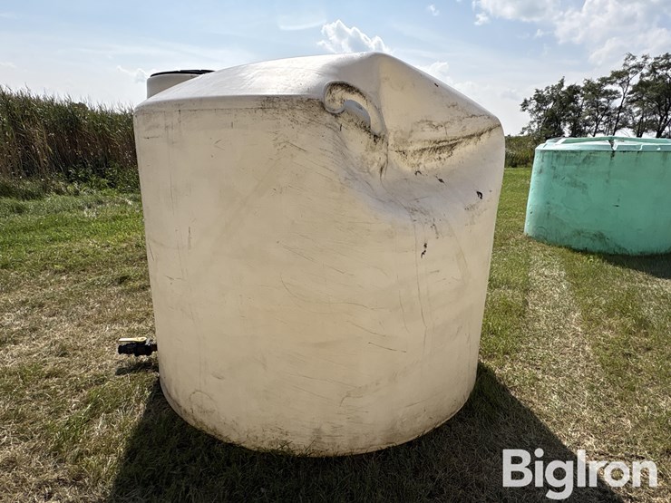 ace-roto-mold-1650-gallon-liquid-tank-image-8