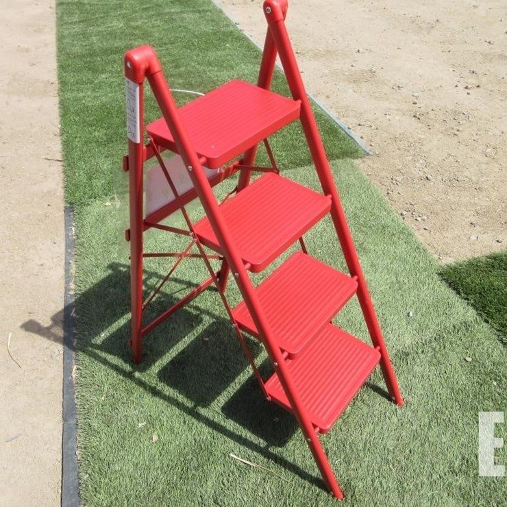43" X 15.7" 4-STEP FOLDING STEP STOOL