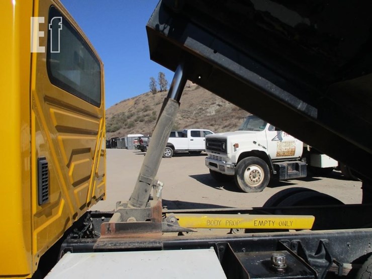 2011-international-durastar-4300-image-16
