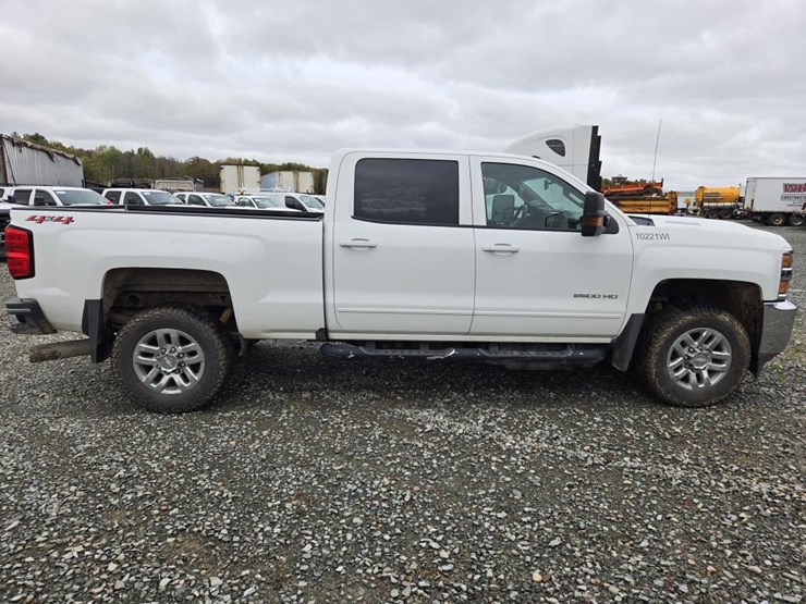 2018-chevrolet-2500-image-6
