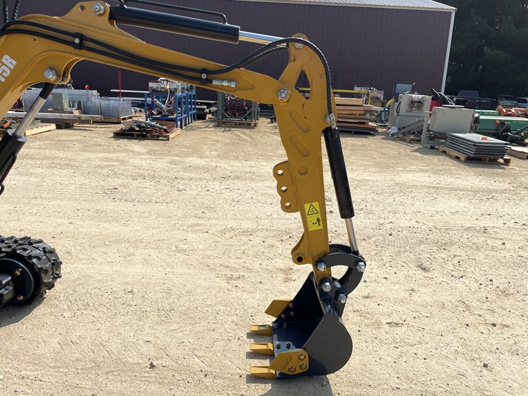 #213-•-new-rt15r-mini-excavator-image-9