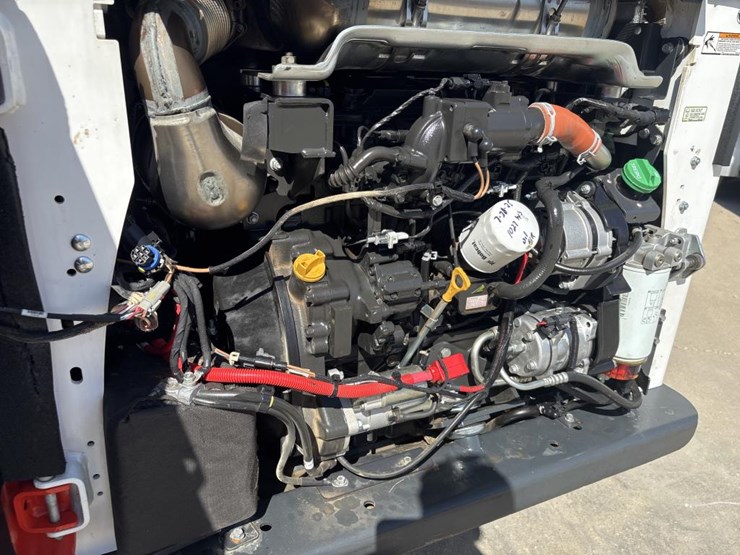 2022-bobcat-t870-image-19