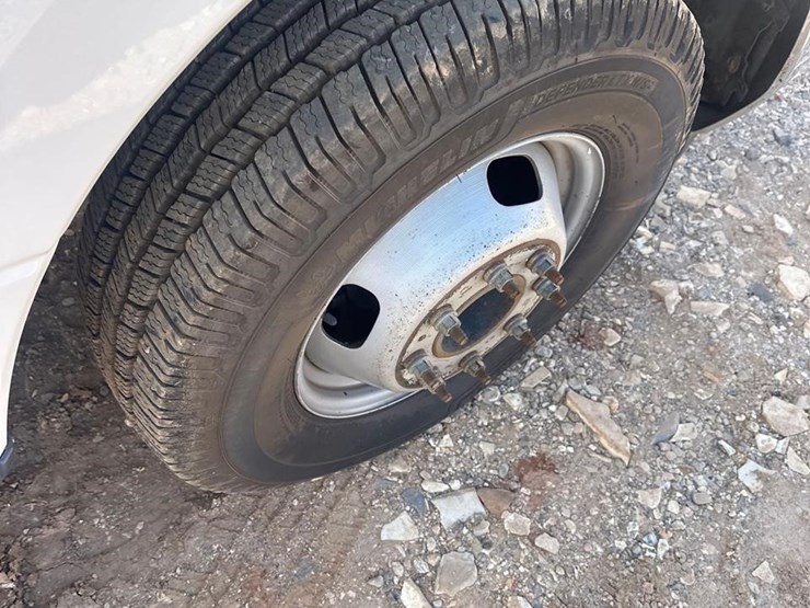 2017-ford-f350-xl-image-13