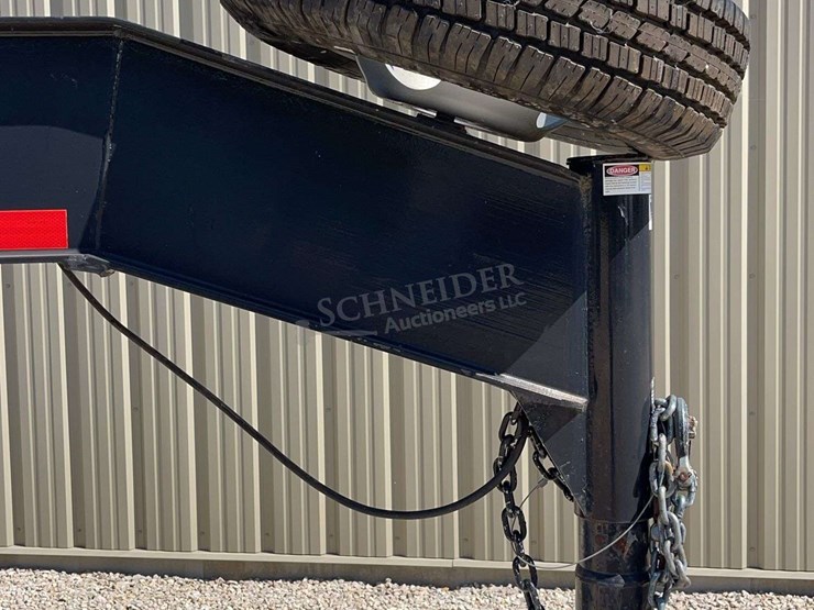 2007-load-master-27'-flatbed-gooseneck-trailer,-from-the-estate-of-dr.-ken-buchmann-image-13