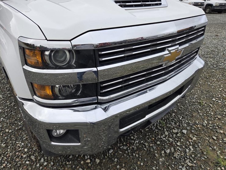 2018-chevrolet-2500-image-9