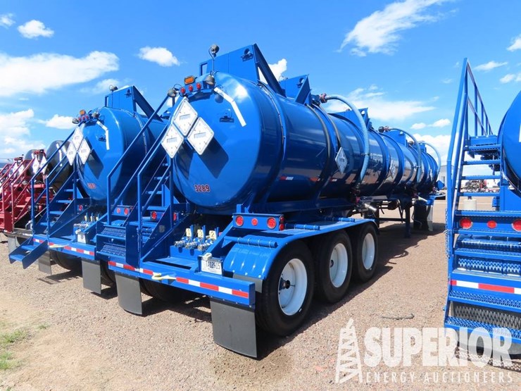(x)-(4-43)-2017-worley-3-axle-8000-gal-transport-t-image-3