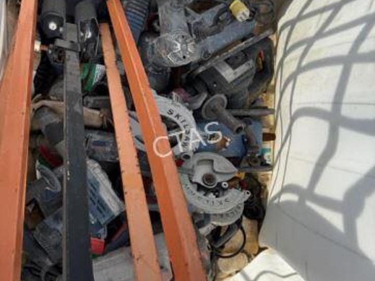 #119-•-bucket-w/-tool-assortment-image-2