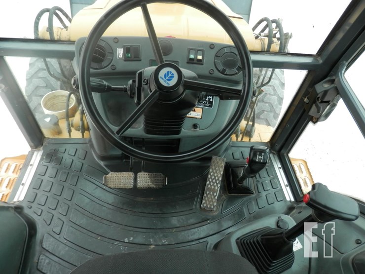 new-holland-555e-image-14