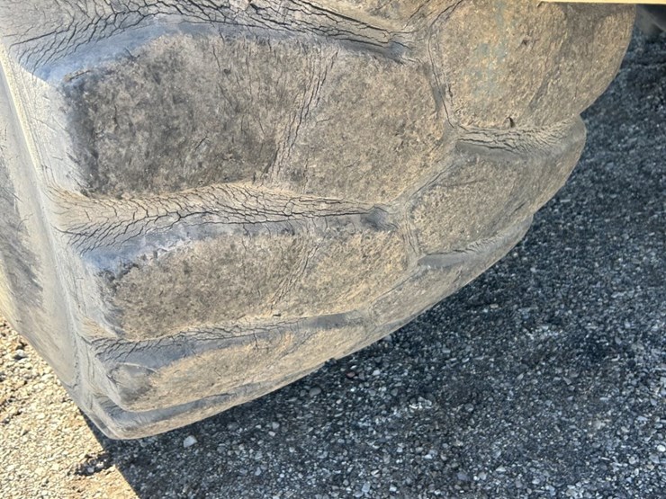 2004-volvo-a40d-image-77