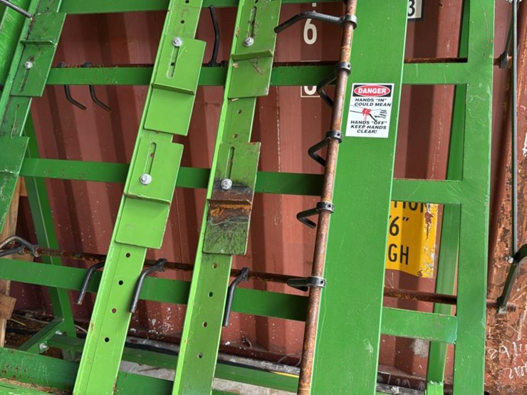#108-•-2025-pallet-framing-table-image-3