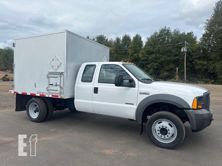2005-ford-f450-xl-image-1