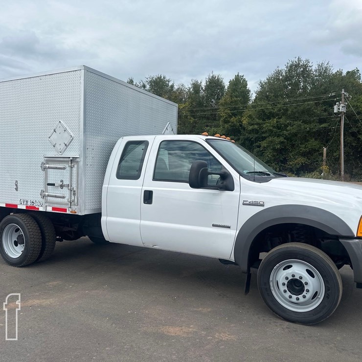 2005 FORD F450 XL