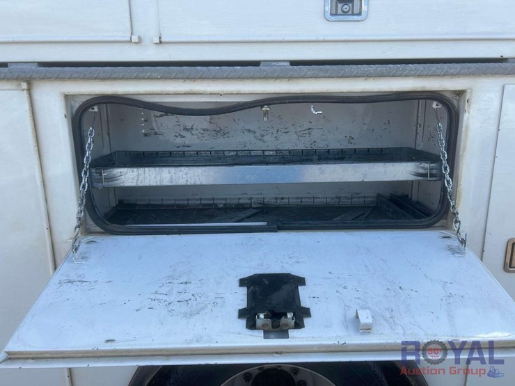 2019-ford-f550-image-27