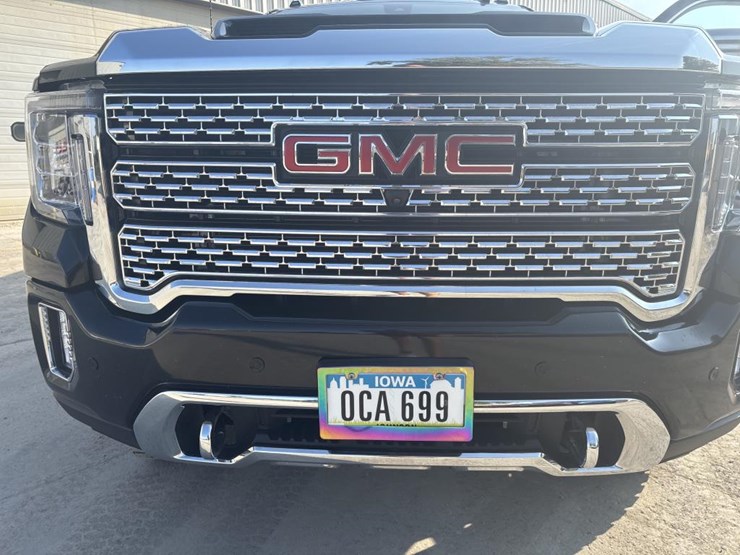 2023-gmc-3500hd-image-17