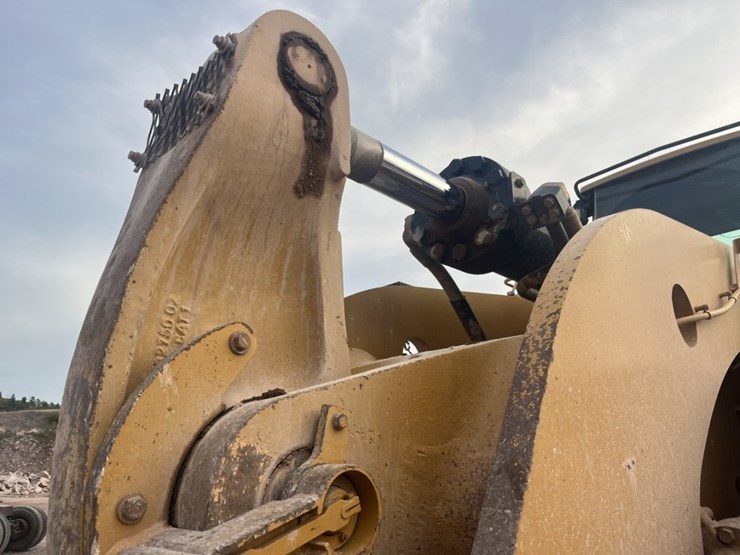 caterpillar-988k-image-21