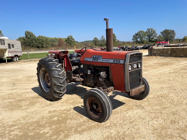 #1890-•-massy-ferguson-255-tractor-image-3