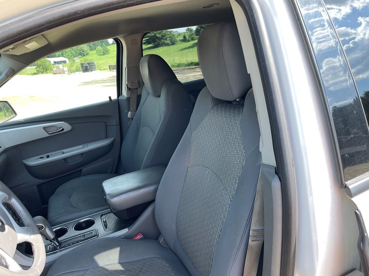 2012-chevrolet-traverse-ls-image-60