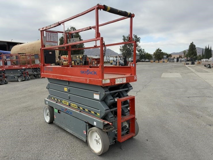 skyjack-sj-3226-scissor-lift-image-19