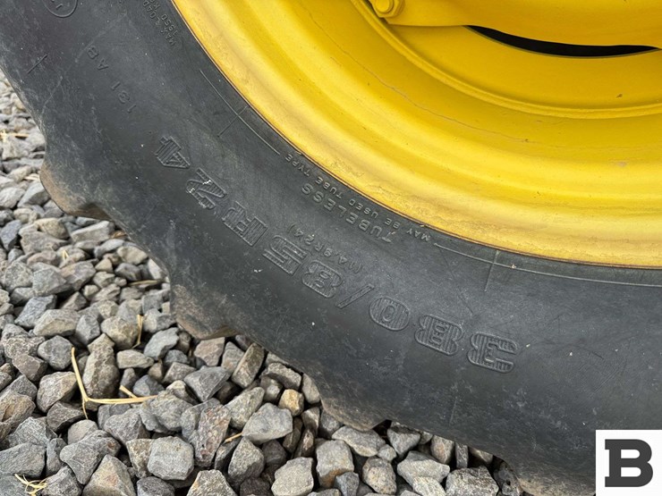 2012-john-deere-6430-image-26