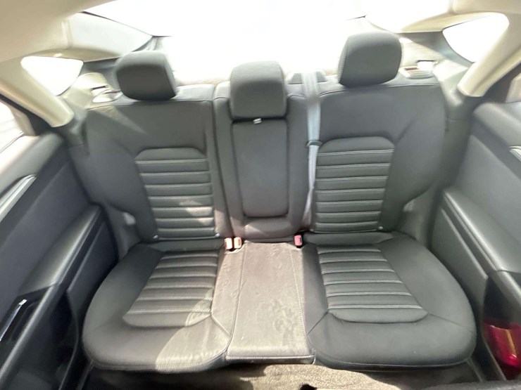 2013-ford-fusion-se-sedan-image-20