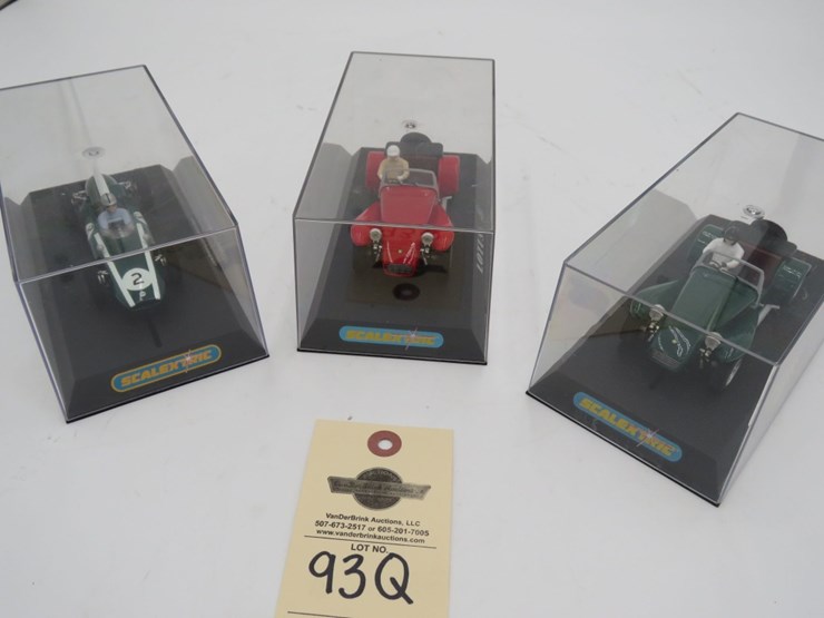 scalextric-car-model-group-image-1