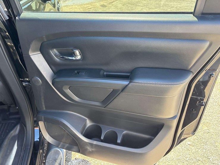 2018-nissan-titan-image-30