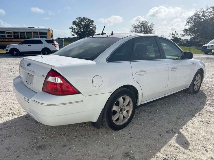 2007-ford-five-hundred-sel-sedan-image-3