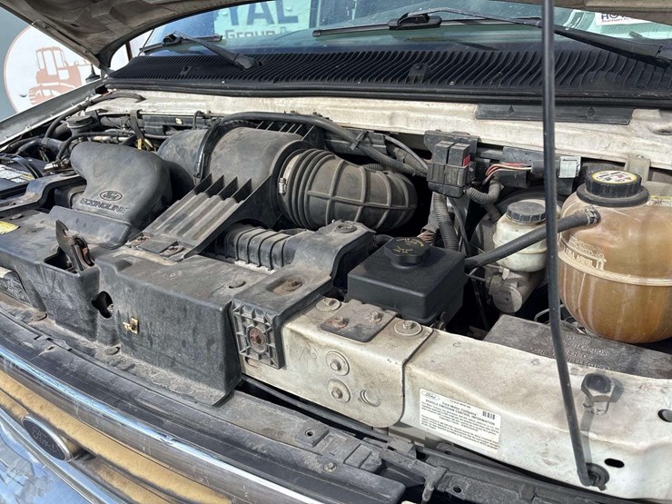 2005-ford-e250-image-14