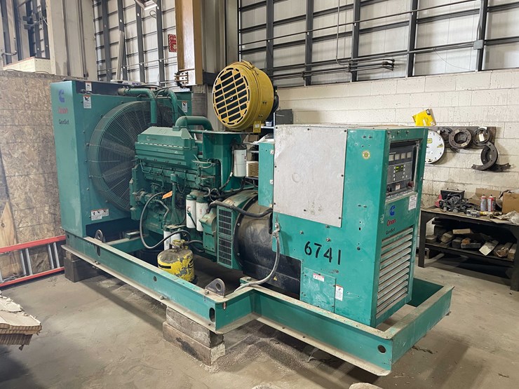 #8615-•-1999-cummins-dfeh-generator-(aps)-image-2