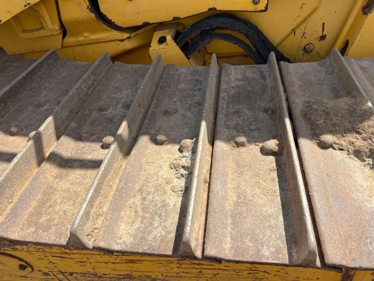 2005-komatsu-d39px-21-image-23