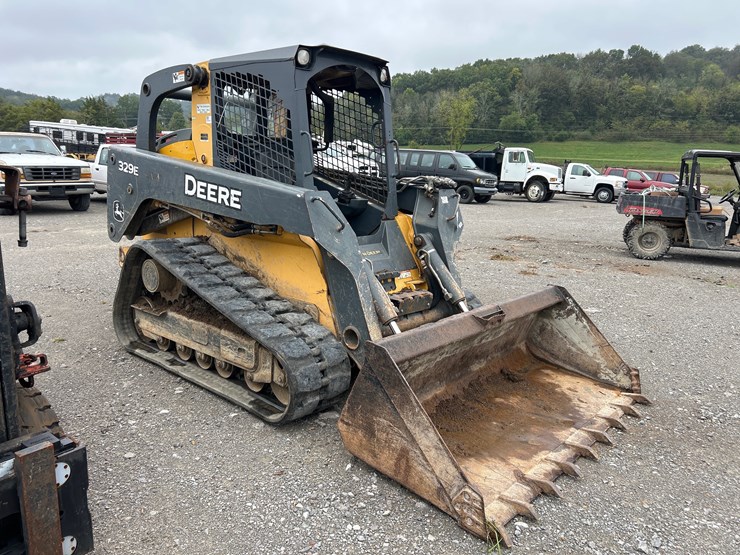 deere-329e-image-6