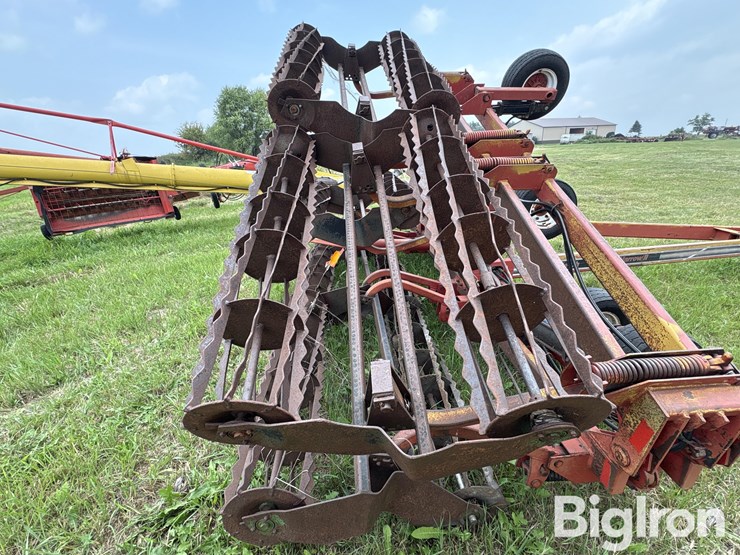unverferth-35’-rolling-harrow-image-18