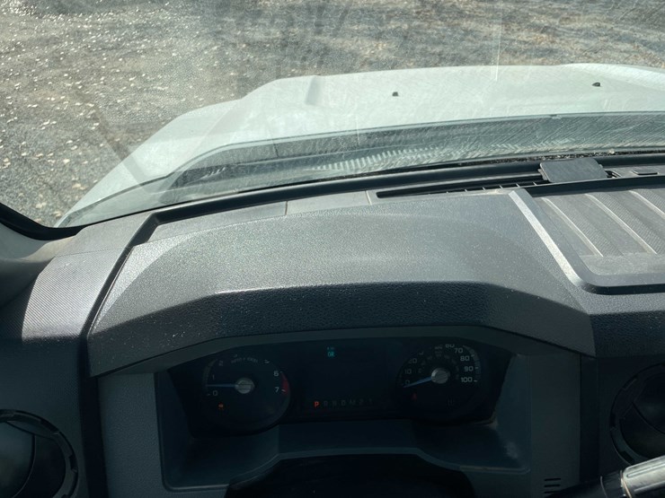 2011-ford-f250-xl-image-112
