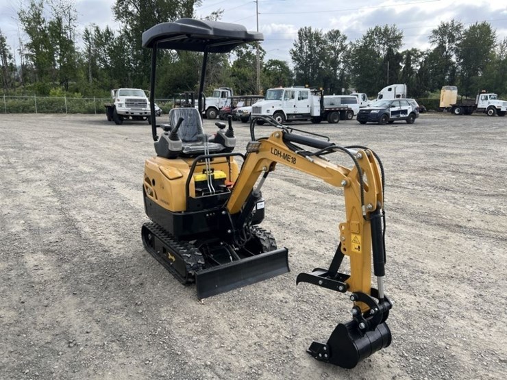 2025-land-hero-ldh-me18-mini-hydraulic-excavator-image-2