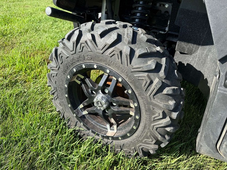 2021-john-deere-gator-image-8