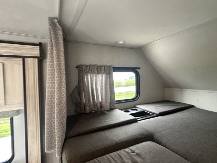2022-ford-e450-image-58