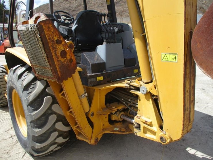 2004-caterpillar-416d-image-14