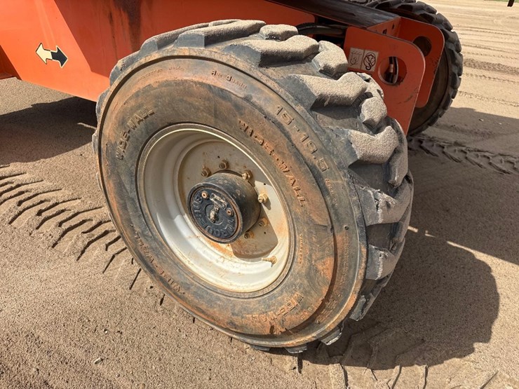 2007-jlg-600s-image-9