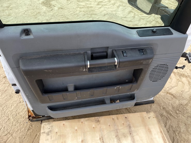 2011-ford-f250-image-15