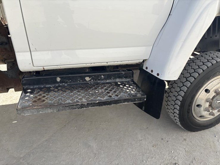 #5081-•-2005-gmc-c4500-4x4-single-axle-dump-truck-image-15