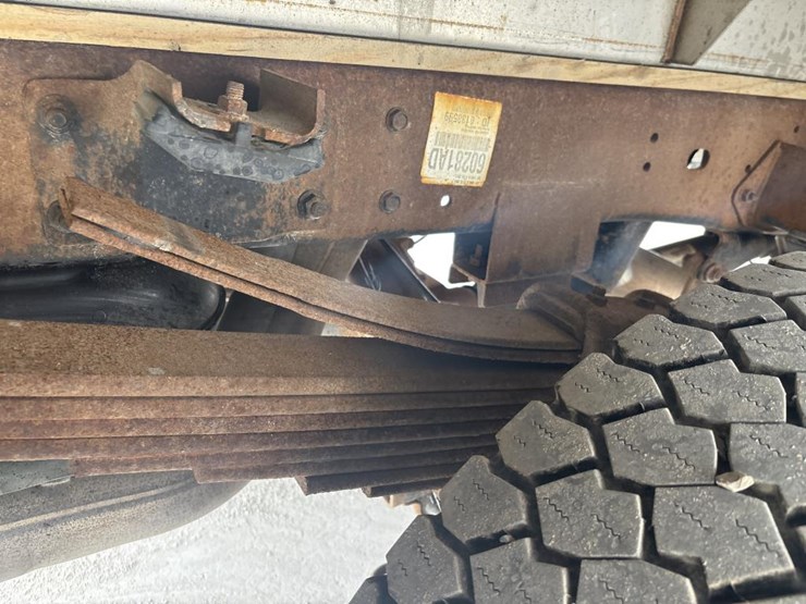 2016-custom-flatbed-image-23