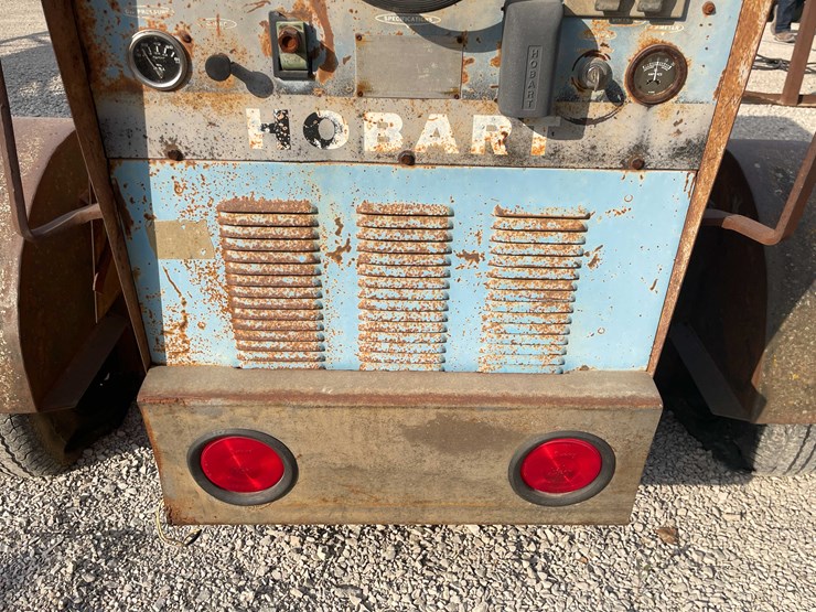 #8633-•-hobart-powerweld-303-welder-trailer-(maq)-image-27