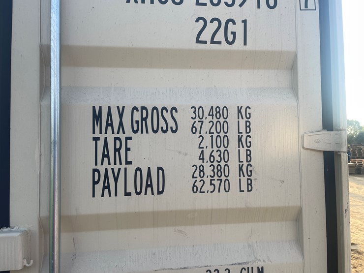 #303-•-20'-shipping-container-image-6
