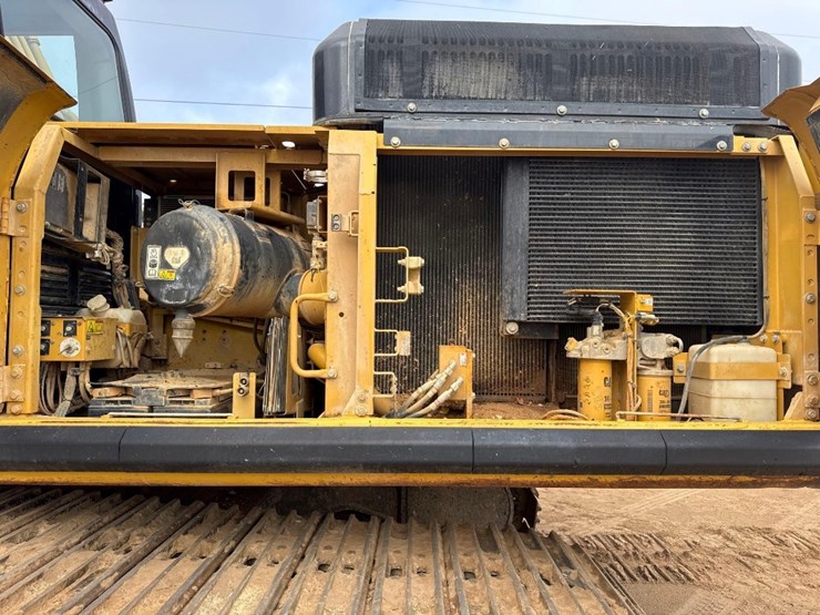 2008-caterpillar-330dl-image-28