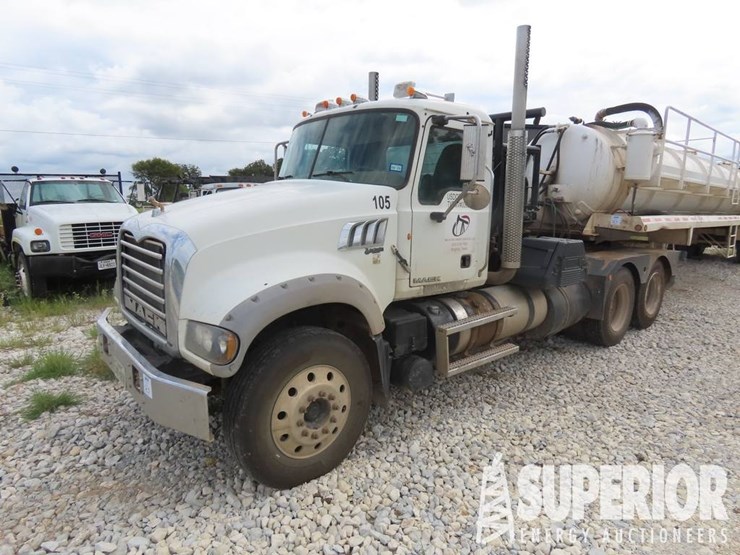 (x)-(12-3)-2011-mack-gu713-t/a-winch-truck,-vin-1m-image-1