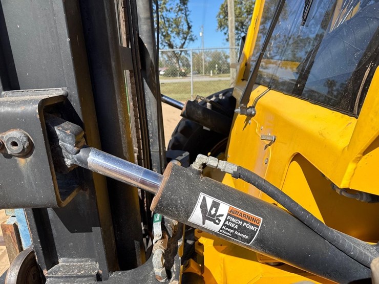 2020-sellick-s80j4e-2ps-rough-terrain-forklift-image-16